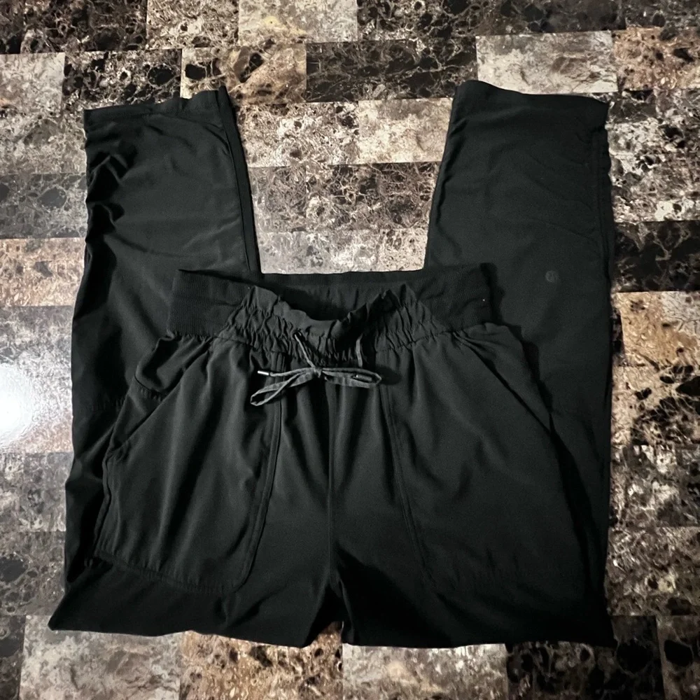 LULULEMON DANCE STUDIO MID-RISE CROPPED PANT 25” BLACK SIZE 4 EUC